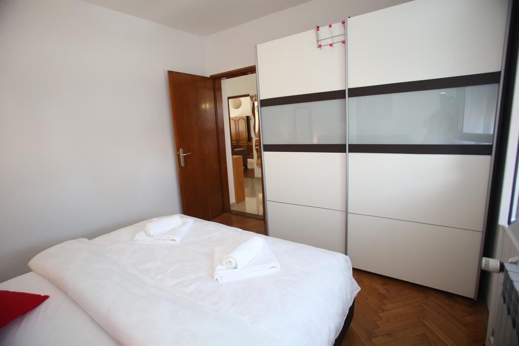 Apartman Katja Apartment Osijek Bagian luar foto