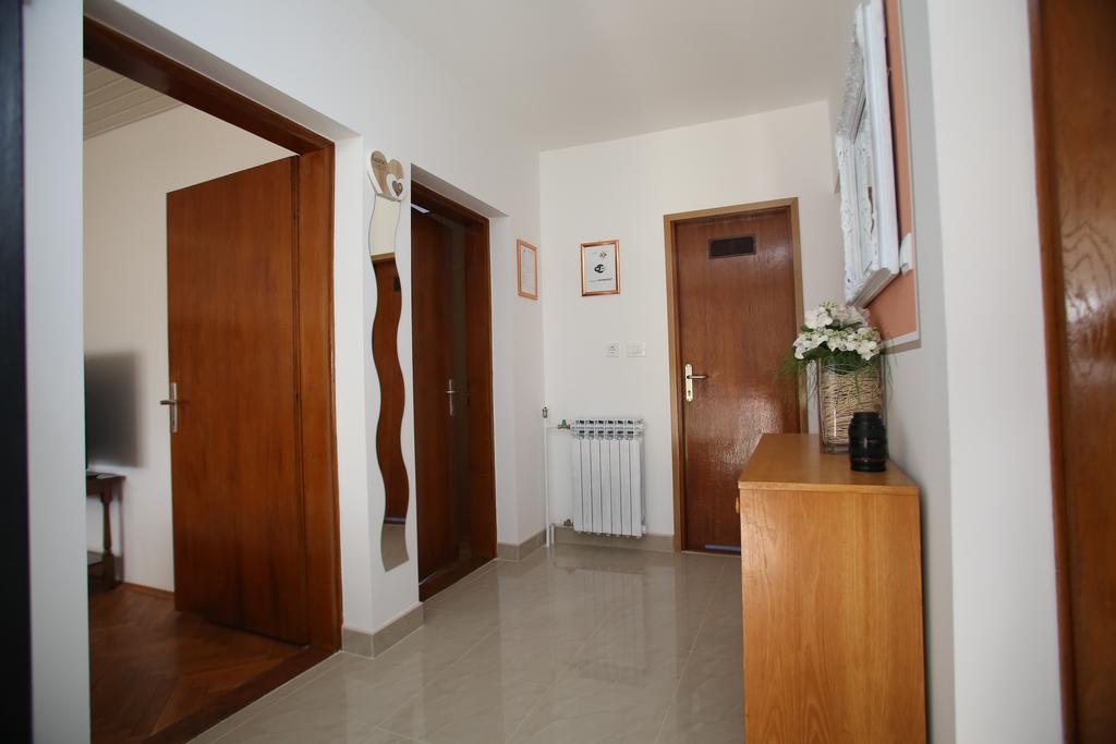 Apartman Katja Apartment Osijek Bagian luar foto